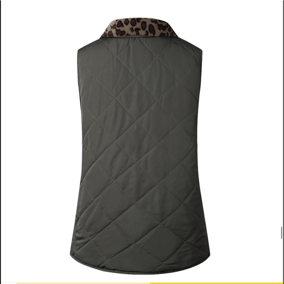 Reversible quilted vest - Picture 4 of 10